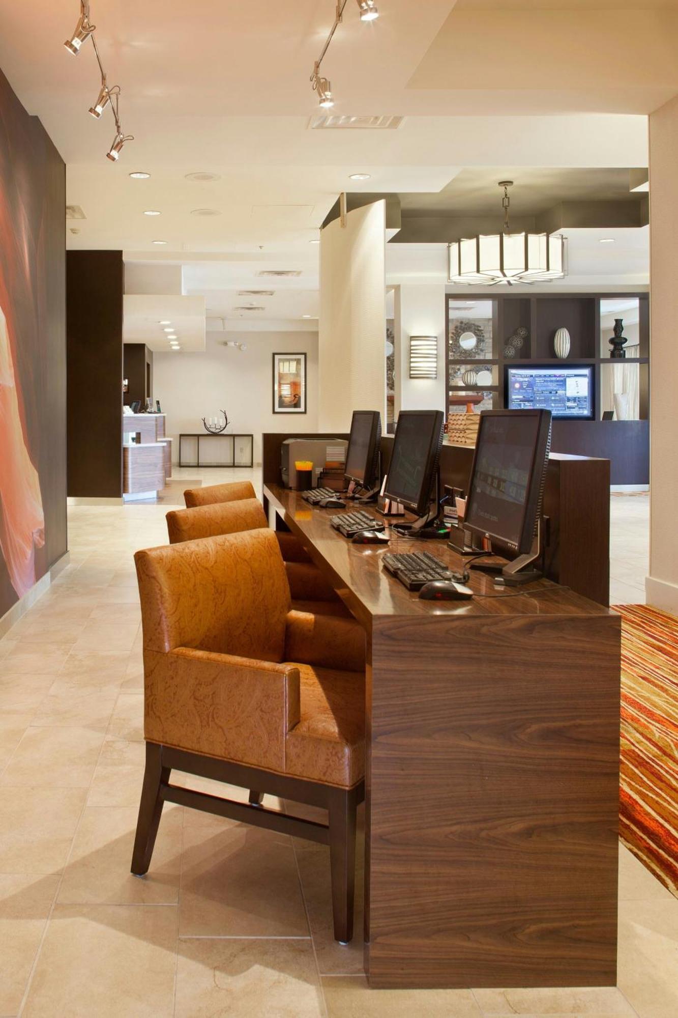 Courtyard By Marriott Pueblo Hotel Bagian luar foto