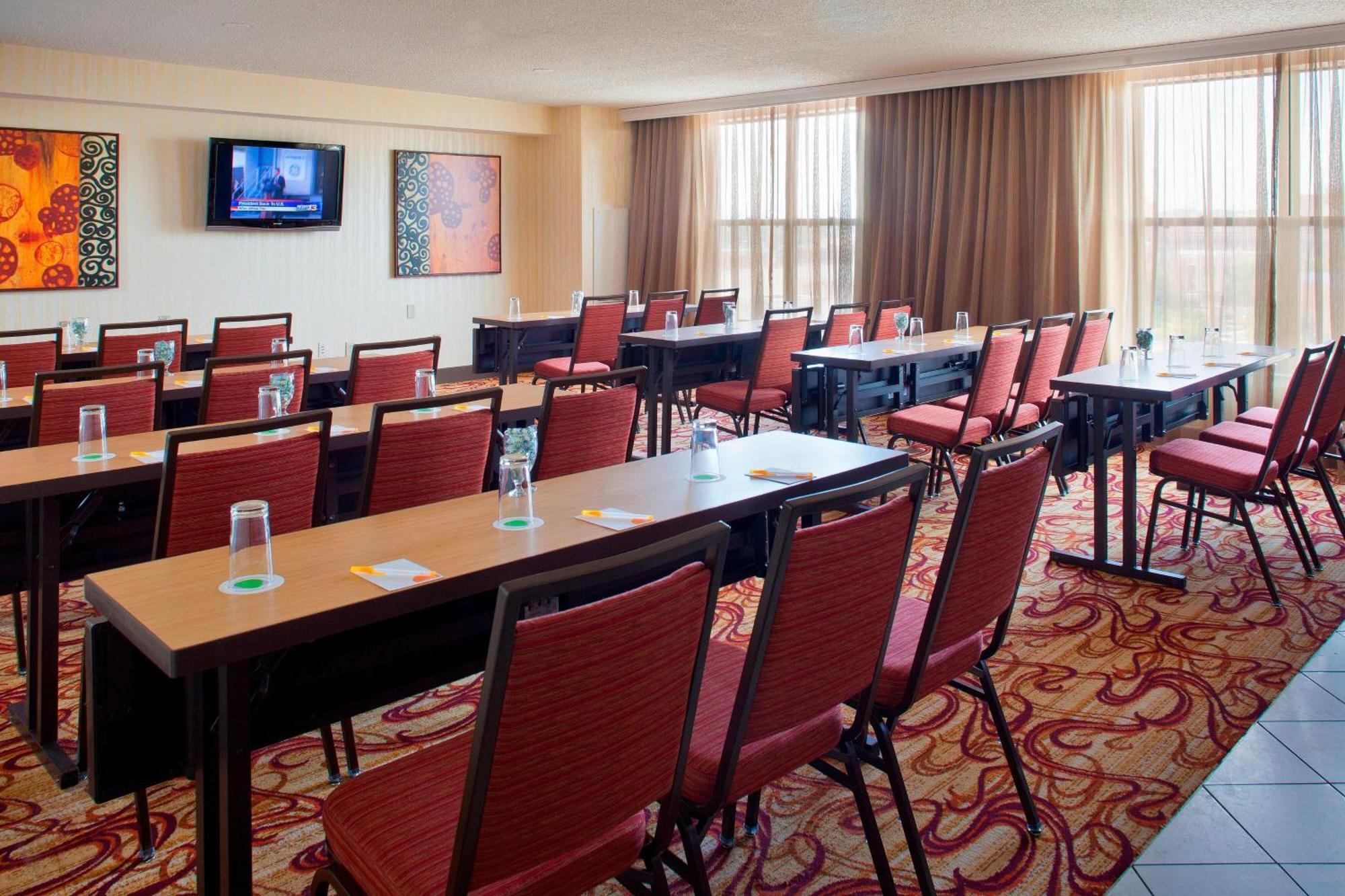 Courtyard By Marriott Pueblo Hotel Bagian luar foto